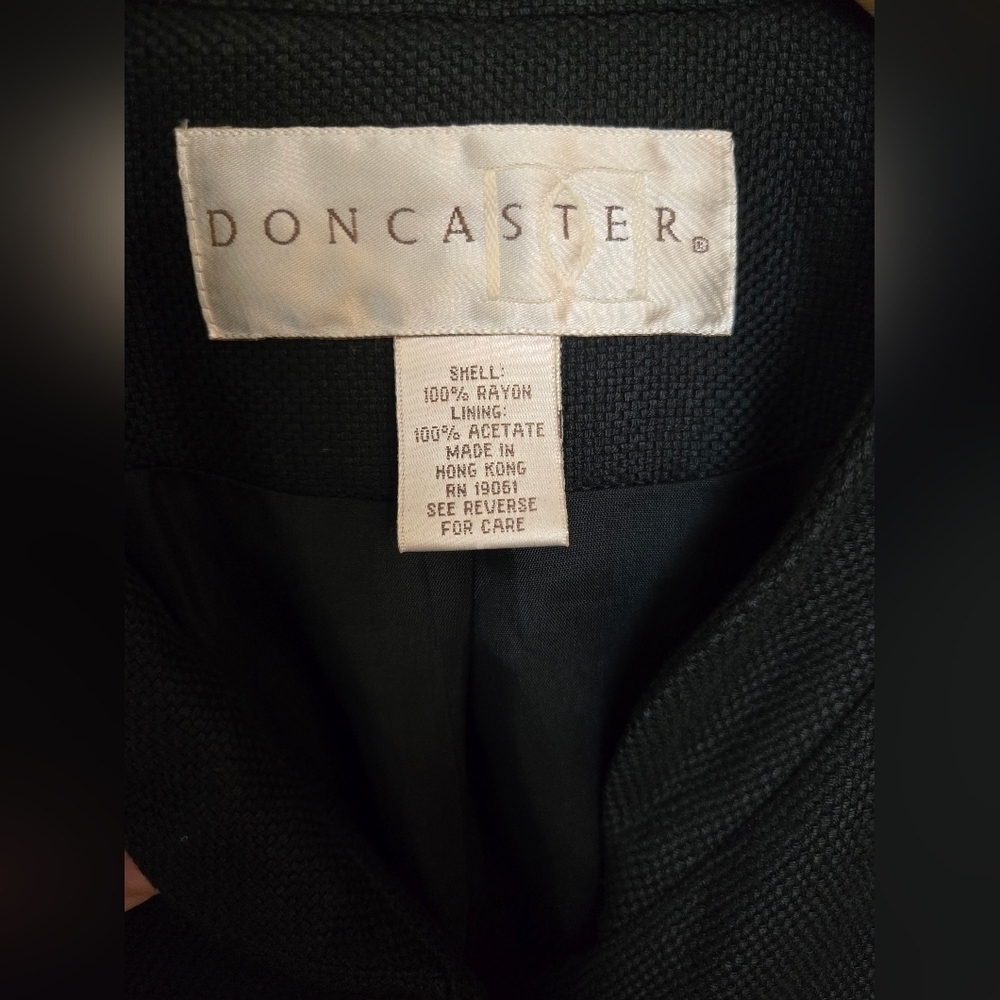 DONCASTER vintage black single pocket blazer Normcore Quiet Luxury size 8 - Picture 3 of 7